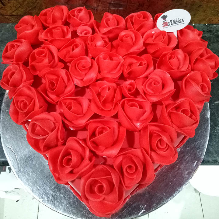 Order Online Lovely Pineapple Heart Shape Cake- Winni | Winni.in